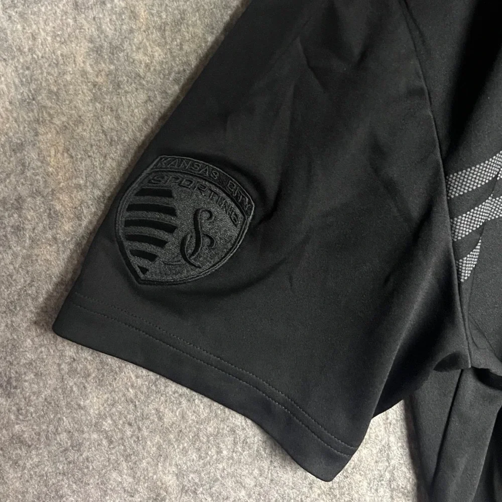 Adidas Golf Polo Shirt Mens Large Black Stripe Sporting‎ Kansas City MLS Patch